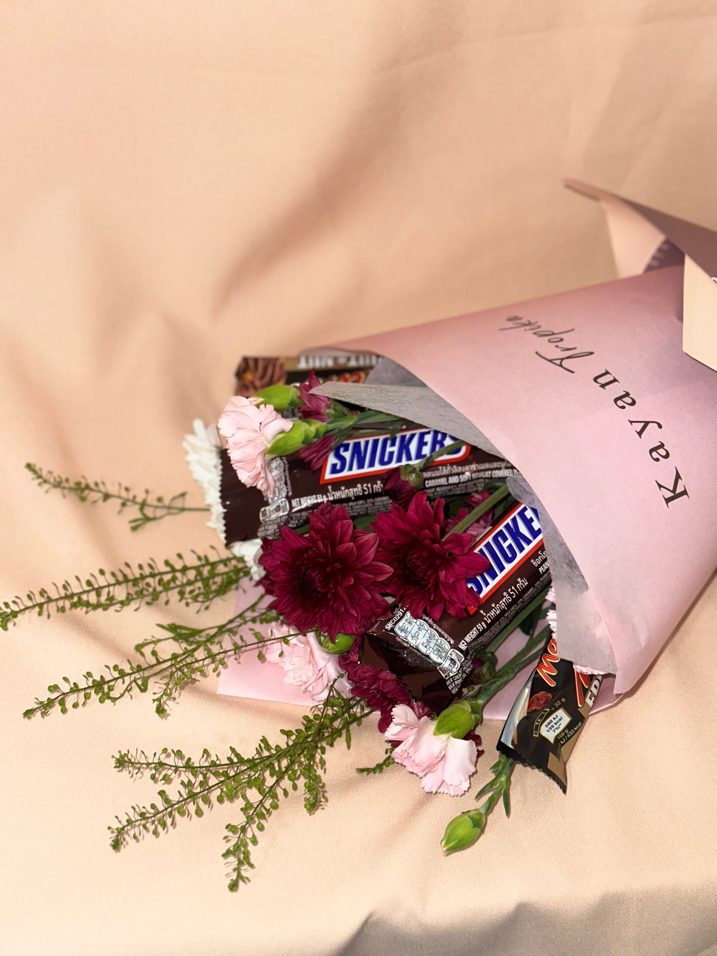 Giana Chocolate Bouquet (Fresh Flower)