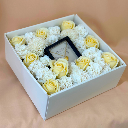 The Blooming Glam Soap Flower (Milana)