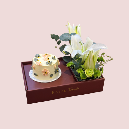 The Blooming Cake - Winona