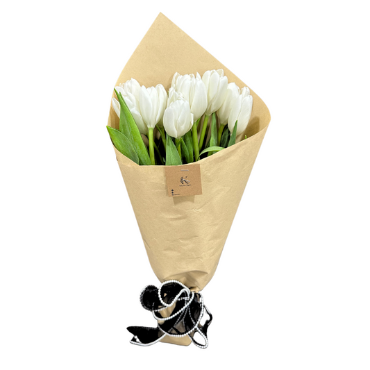 Noa (10 Tulips) Signature Bouquet