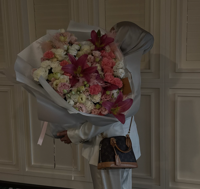 Giant Cordelia Bouquet